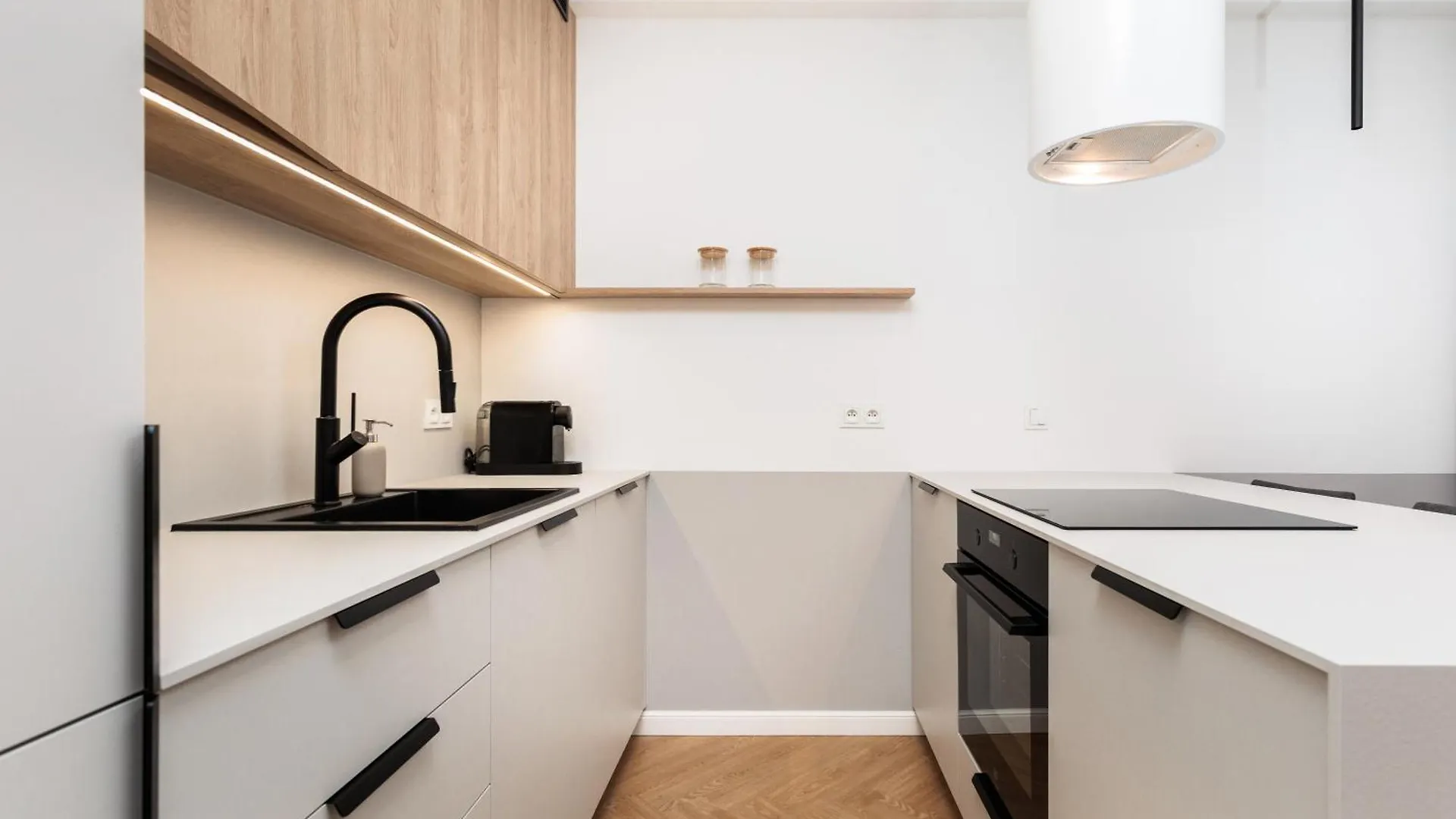 Comfort Corner In Krakow - By Upstairs Apartment
